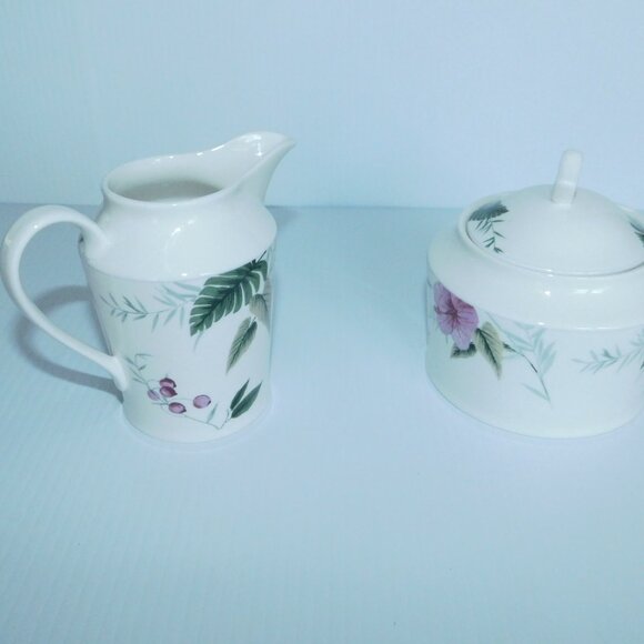 Mikasa Porcelain Sugar and Creamer Set - Picture 2 of 5